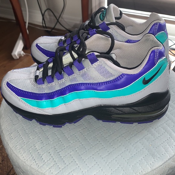 Nike Air Max 95 Wolf Grey Grape %100 Authentic New Worn Once ! - Picture 4 of 6
